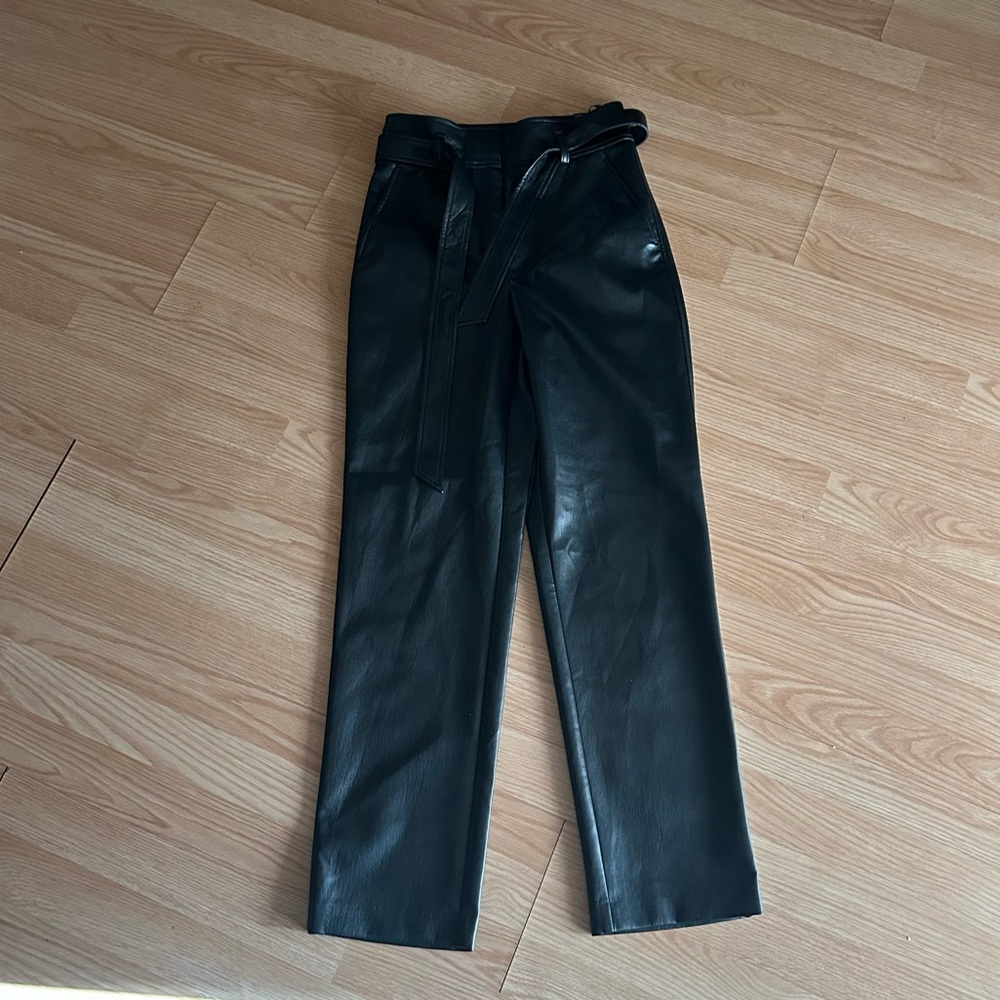 Babaton Aritzia Black Belted High Rise Faux Leather Pants Women’s 4